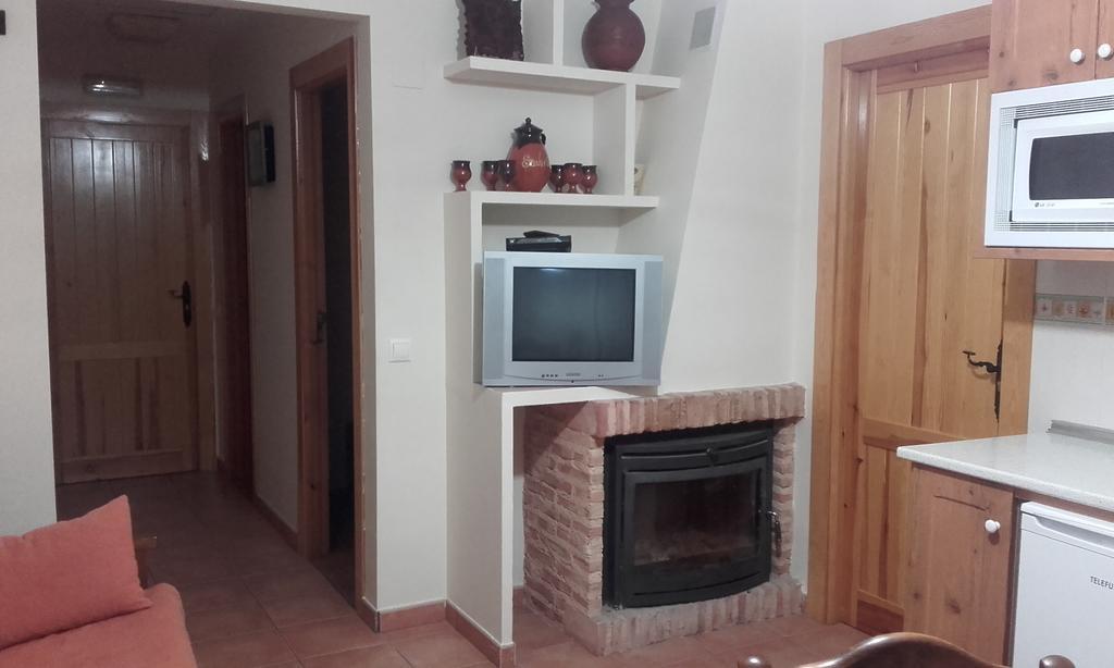 Apartamentos Serrano Ribatajada Exterior photo