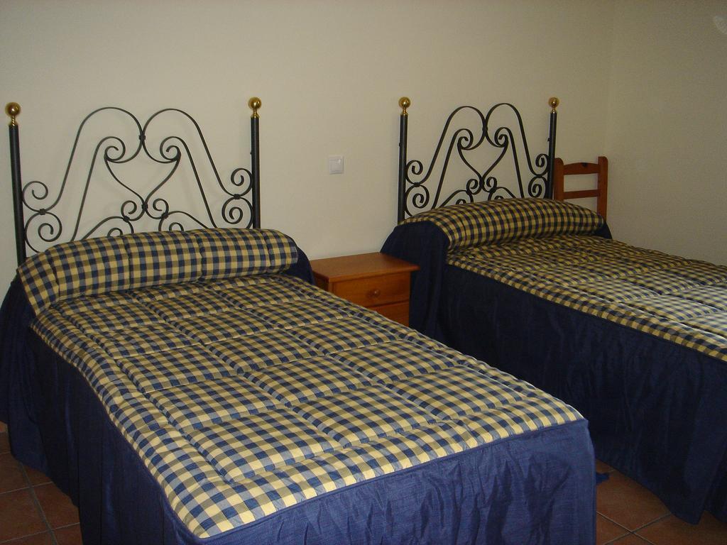 Apartamentos Serrano Ribatajada Exterior photo